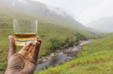 SCOTCH WHISKY INDUSTRY NOW CONTRIBUTES £7.1BN TO UK ECONOMY